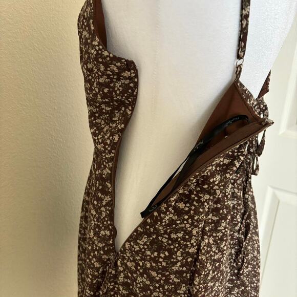 Papaya floral brown dress - Picture 5 of 8
